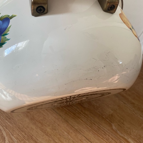 Vintage Metro Porcelain Enameled stockpot with fruit design & brass handles - Picture 5 of 7